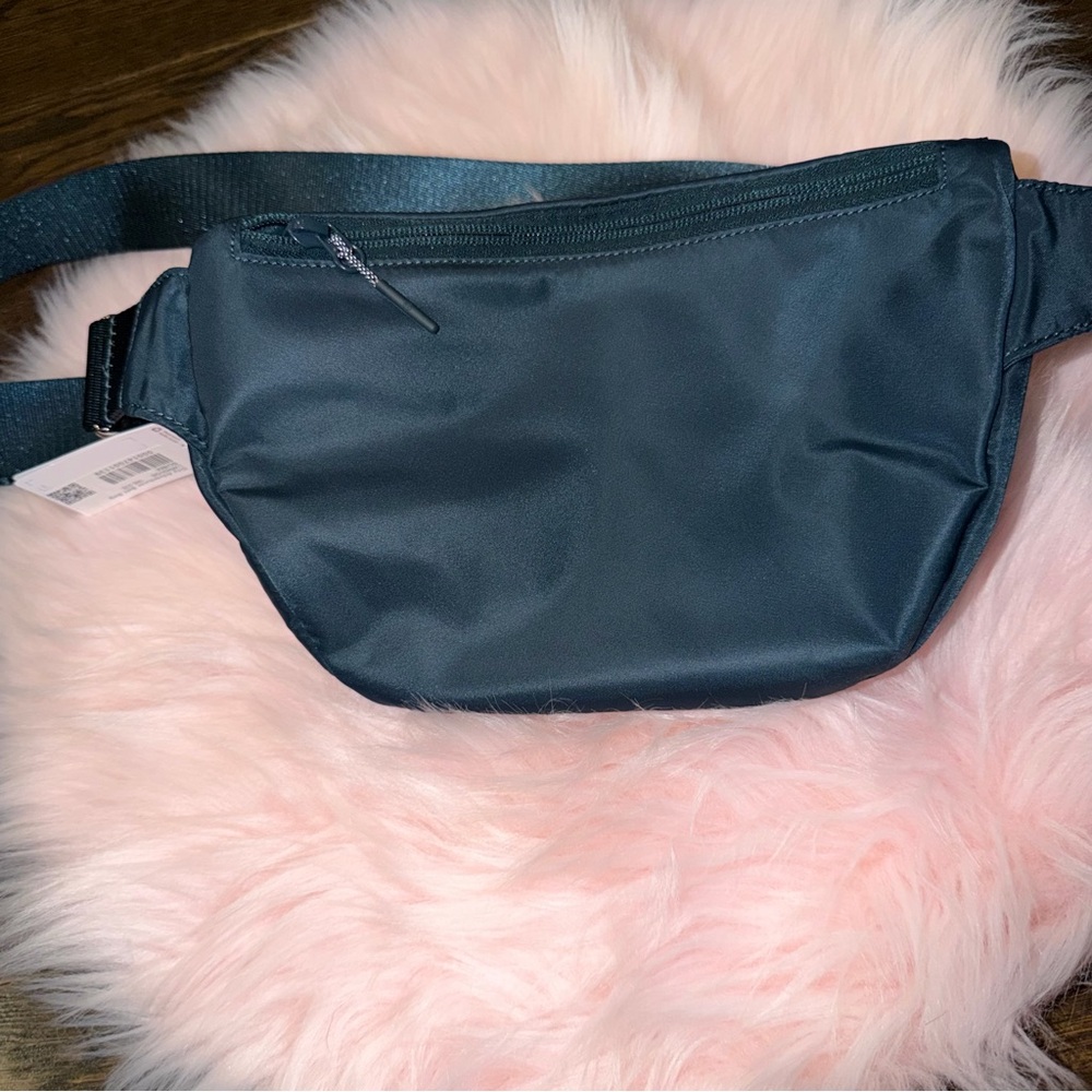 Lululemon- City Adventurer Belt Bag 2.5L - Picture 7 of 11